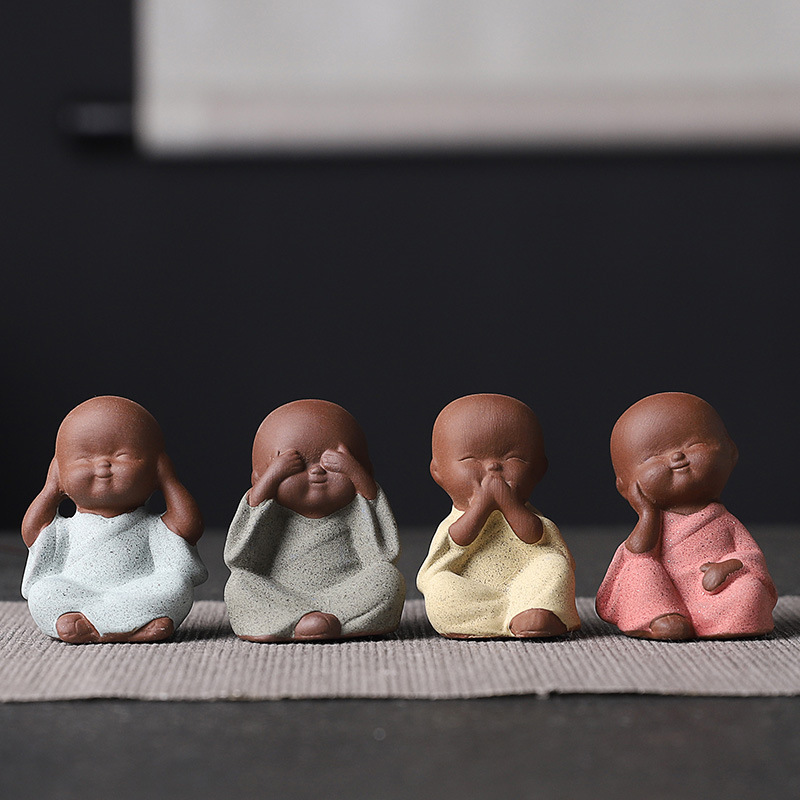 Y Ceramic Mini Monk Figurines  - đánh giá và giá Bonsai Garden Meaning